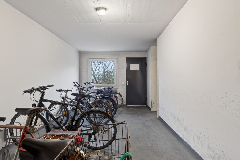 HUST Immobilien GmbH & Co. KG - Immobilienangebot - Ettlingen - Alle - Viel Raum zum Wohlfühlen – großzügige 2-Zimmer-Wohnung mit Loggia in Ettlingen