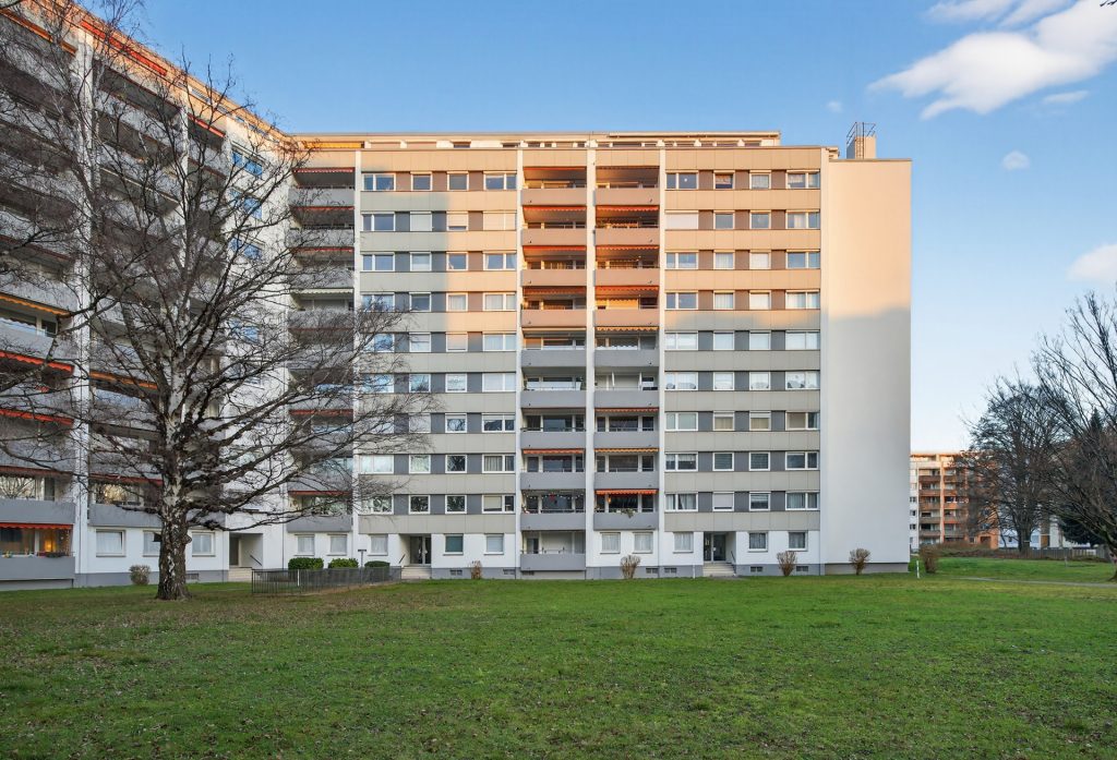 HUST Immobilien GmbH & Co. KG - Immobilienangebot - Ettlingen - Alle - Viel Raum zum Wohlfühlen – großzügige 2-Zimmer-Wohnung mit Loggia in Ettlingen