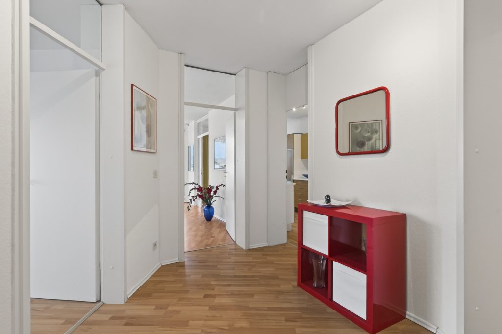 HUST Immobilien GmbH & Co. KG - Immobilienangebot - Ettlingen - Alle - Viel Raum zum Wohlfühlen – großzügige 2-Zimmer-Wohnung mit Loggia in Ettlingen