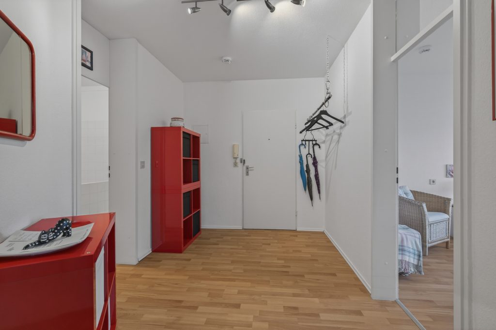 HUST Immobilien GmbH & Co. KG - Immobilienangebot - Ettlingen - Alle - Viel Raum zum Wohlfühlen – großzügige 2-Zimmer-Wohnung mit Loggia in Ettlingen