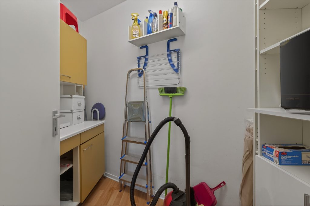 HUST Immobilien GmbH & Co. KG - Immobilienangebot - Ettlingen - Alle - Viel Raum zum Wohlfühlen – großzügige 2-Zimmer-Wohnung mit Loggia in Ettlingen