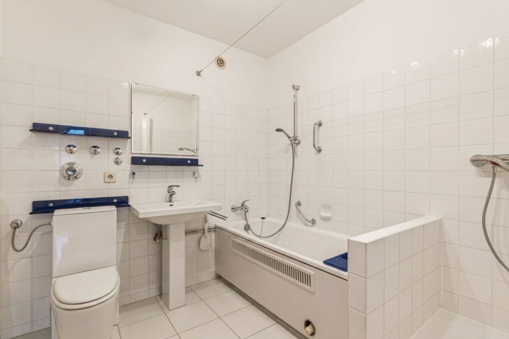 HUST Immobilien GmbH & Co. KG - Immobilienangebot - Ettlingen - Wohnungen - Großzügiges Wohnen mit Weitblick – leerstehende 2-Zimmer-Wohnung in Ettlingen