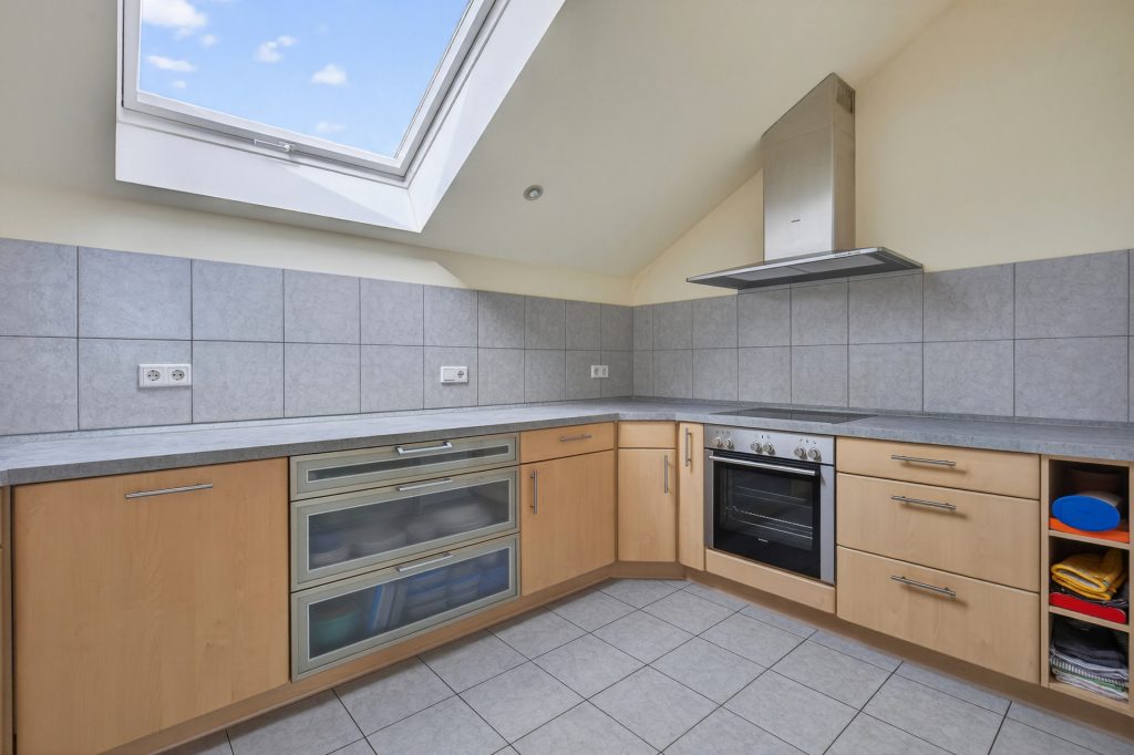 HUST Immobilien GmbH & Co. KG - Immobilienangebot - Linkenheim-Hochstetten - Alle - Mehrgenerationen oder Vermietung – Zweifamilienhaus mit Potenzial in Linkenheim-Hochstetten