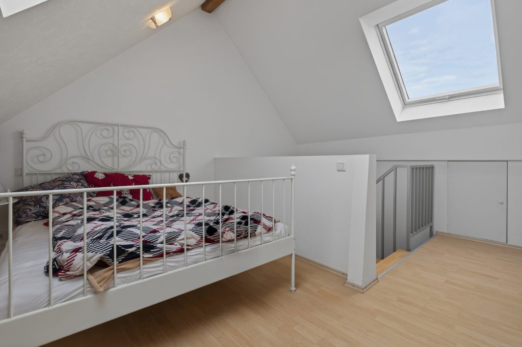 HUST Immobilien GmbH & Co. KG - Immobilienangebot - Linkenheim-Hochstetten - Alle - Mehrgenerationen oder Vermietung – Zweifamilienhaus mit Potenzial in Linkenheim-Hochstetten