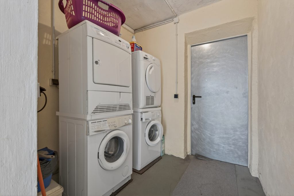 HUST Immobilien GmbH & Co. KG - Immobilienangebot - Linkenheim-Hochstetten - Alle - Mehrgenerationen oder Vermietung – Zweifamilienhaus mit Potenzial in Linkenheim-Hochstetten