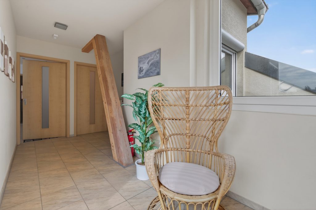 HUST Immobilien GmbH & Co. KG - Immobilienangebot - Linkenheim-Hochstetten - Alle - Mehrgenerationen oder Vermietung – Zweifamilienhaus mit Potenzial in Linkenheim-Hochstetten