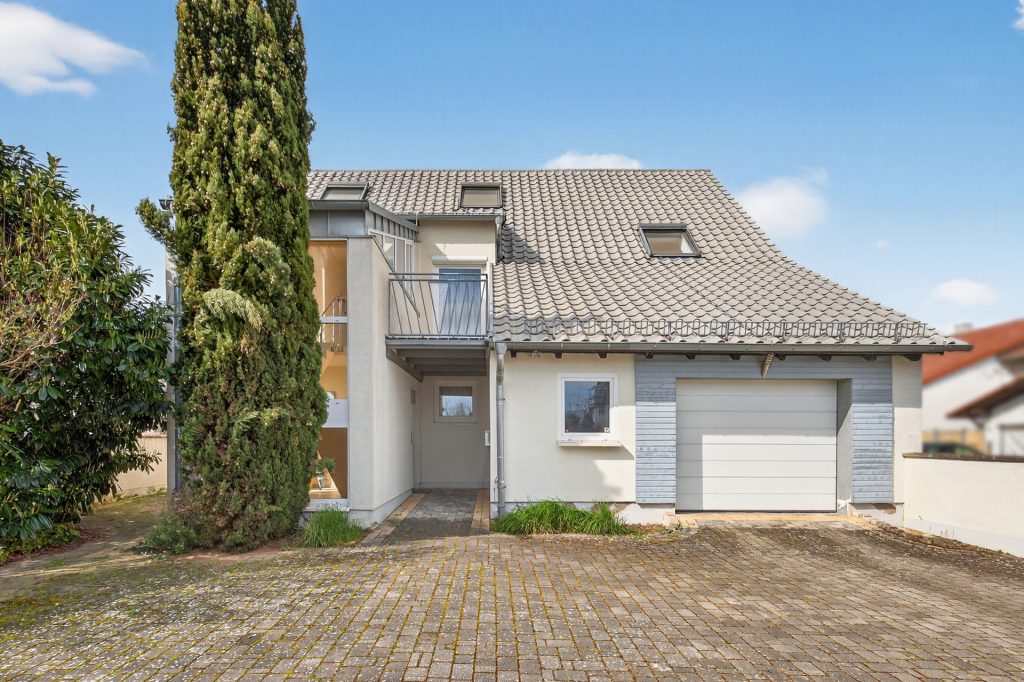 HUST Immobilien GmbH & Co. KG - Immobilienangebot - Linkenheim-Hochstetten - Alle - Mehrgenerationen oder Vermietung – Zweifamilienhaus mit Potenzial in Linkenheim-Hochstetten