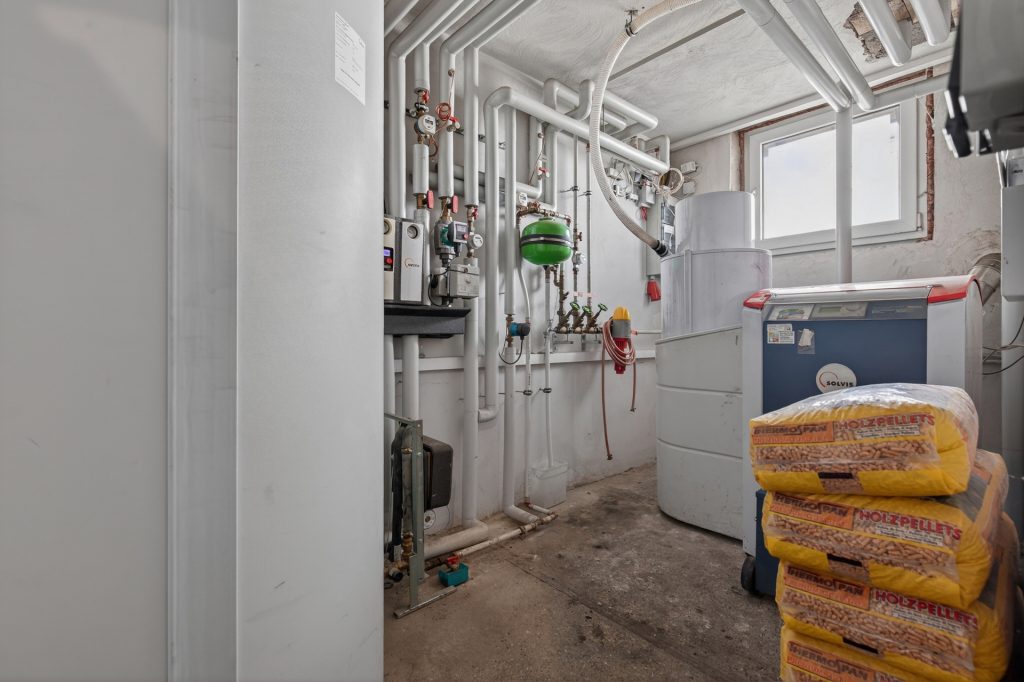HUST Immobilien GmbH & Co. KG - Immobilienangebot - Linkenheim-Hochstetten - Alle - Mehrgenerationen oder Vermietung – Zweifamilienhaus mit Potenzial in Linkenheim-Hochstetten