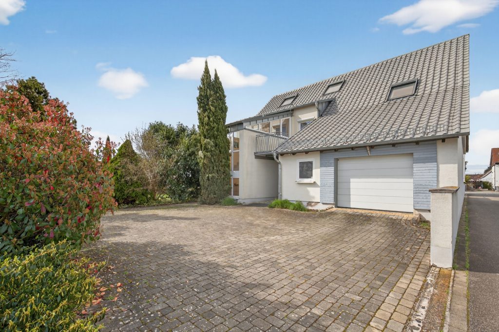 HUST Immobilien GmbH & Co. KG - Immobilienangebot - Linkenheim-Hochstetten - Alle - Mehrgenerationen oder Vermietung – Zweifamilienhaus mit Potenzial in Linkenheim-Hochstetten