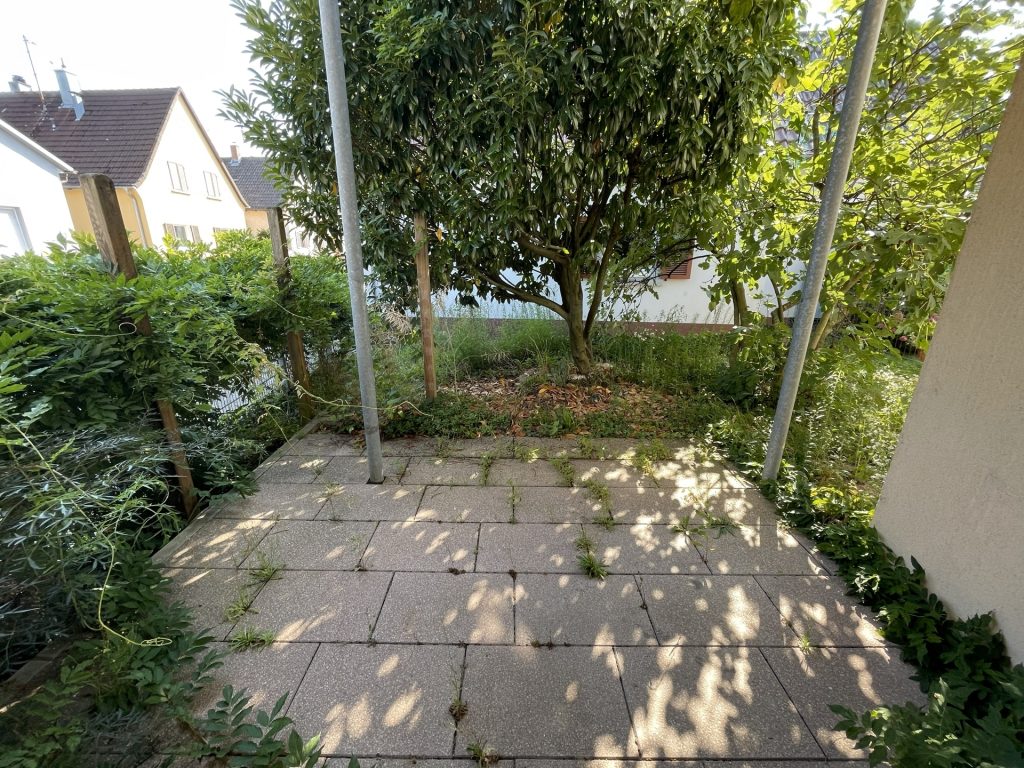 HUST Immobilien GmbH & Co. KG - Immobilienangebot - Karlsruhe / Daxlanden - Alle - Wohnen im Grünen: EG-Wohnung mit großer Wohn-Essküche und Terrasse in Karlsruhe-Daxlanden