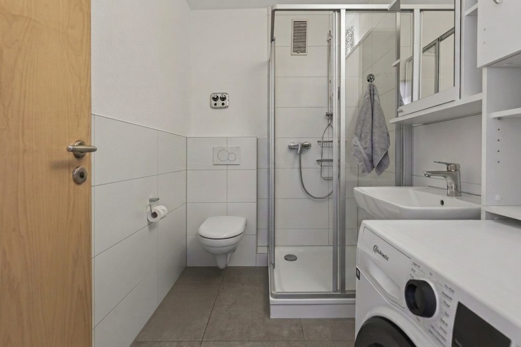 HUST Immobilien GmbH & Co. KG - Immobilienangebot - Ettlingen - Alle - Sofort bezugsfreie 3-Zimmer-Wohnung mit Südloggia und Außenstellplatz in Ettlingen-West