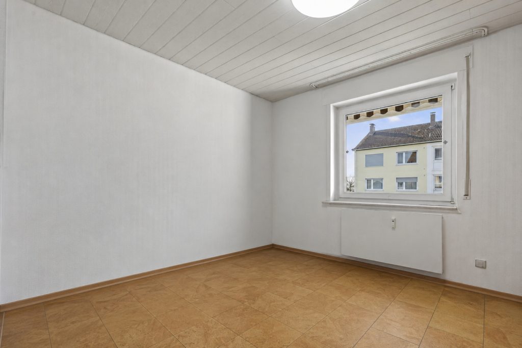 HUST Immobilien GmbH & Co. KG - Immobilienangebot - Ettlingen - Alle - Sofort bezugsfreie 3-Zimmer-Wohnung mit Südloggia und Außenstellplatz in Ettlingen-West
