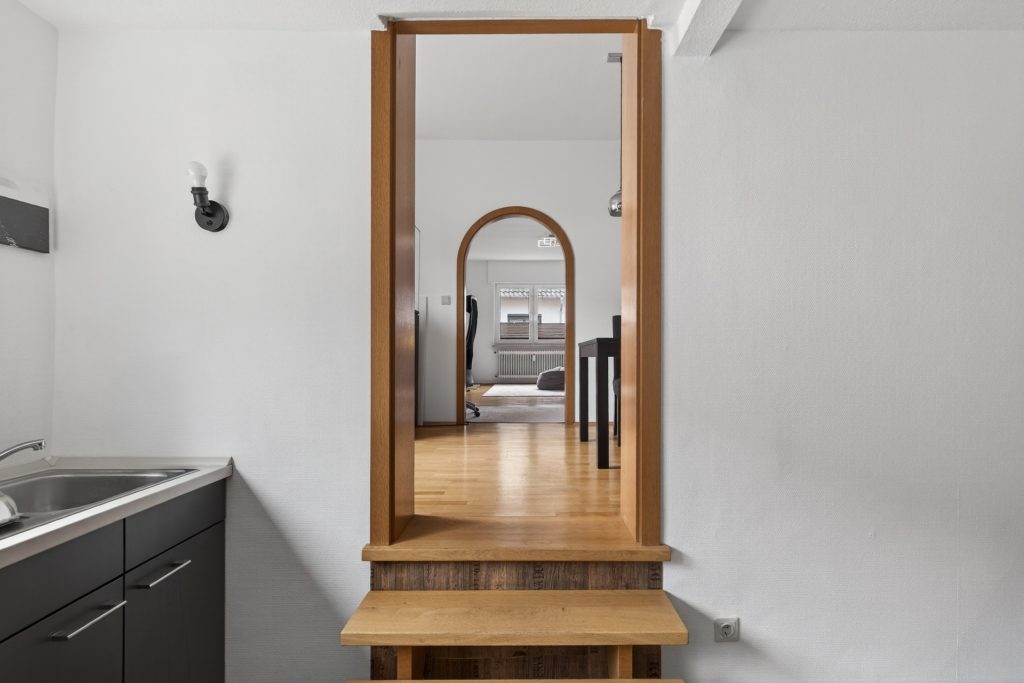 HUST Immobilien GmbH & Co. KG - Immobilienangebot - Jockgrim - Alle - Gepflegtes Zweifamilienhaus mit zwei Garagen und großem Grundstück