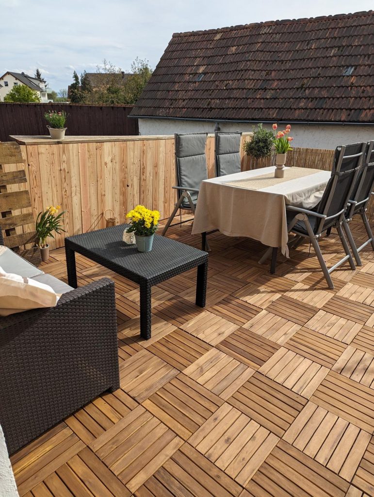 HUST Immobilien GmbH & Co. KG - Immobilienangebot - Jockgrim - Alle - Gepflegtes Zweifamilienhaus mit zwei Garagen und großem Grundstück