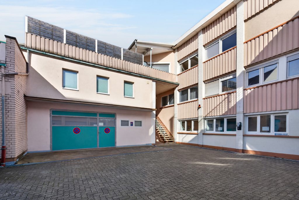 HUST Immobilien GmbH & Co. KG - Immobilienangebot - Karlsruhe / Durlach - Alle - Großzügiges Wohnerlebnis mit XL-Sonnenterrasse in Durlacher Bestlage