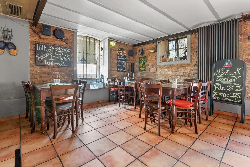HUST Immobilien GmbH & Co. KG - Immobilienangebot - Karlsbad / Ittersbach - Alle - 8% Mietrendite: Gastronomie-Investment mit starkem Cashflow