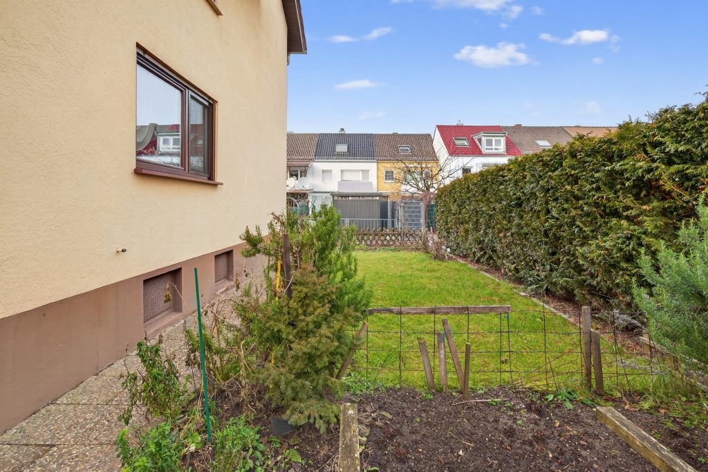 HUST Immobilien GmbH & Co. KG - Immobilienangebot - Stutensee / Friedrichstal - Alle - Attraktives Mehrfamilienhaus in ruhiger Lage von Friedrichstal – solide Kapitalanlage mit Potenzial