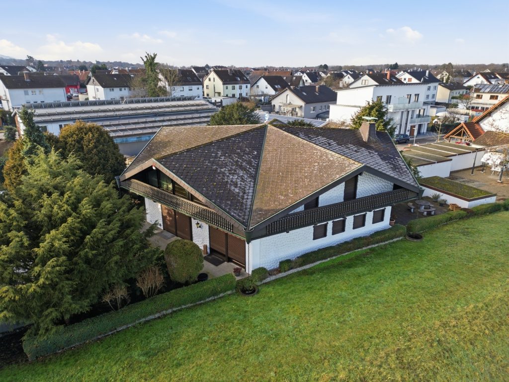 HUST Immobilien GmbH & Co. KG - Immobilienangebot - Kuppenheim - Alle - Ein Ort zum Ankommen – Einfamilienhaus mit einzigartiger Architektur und Blick ins Grüne