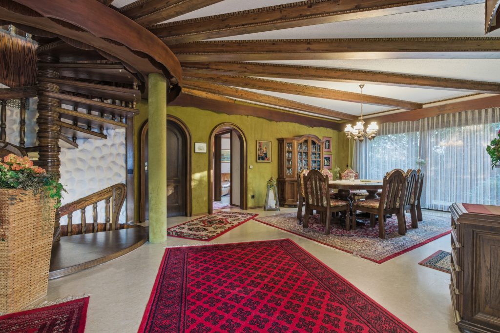HUST Immobilien GmbH & Co. KG - Immobilienangebot - Kuppenheim - Alle - Ein Ort zum Ankommen – Einfamilienhaus mit einzigartiger Architektur und Blick ins Grüne