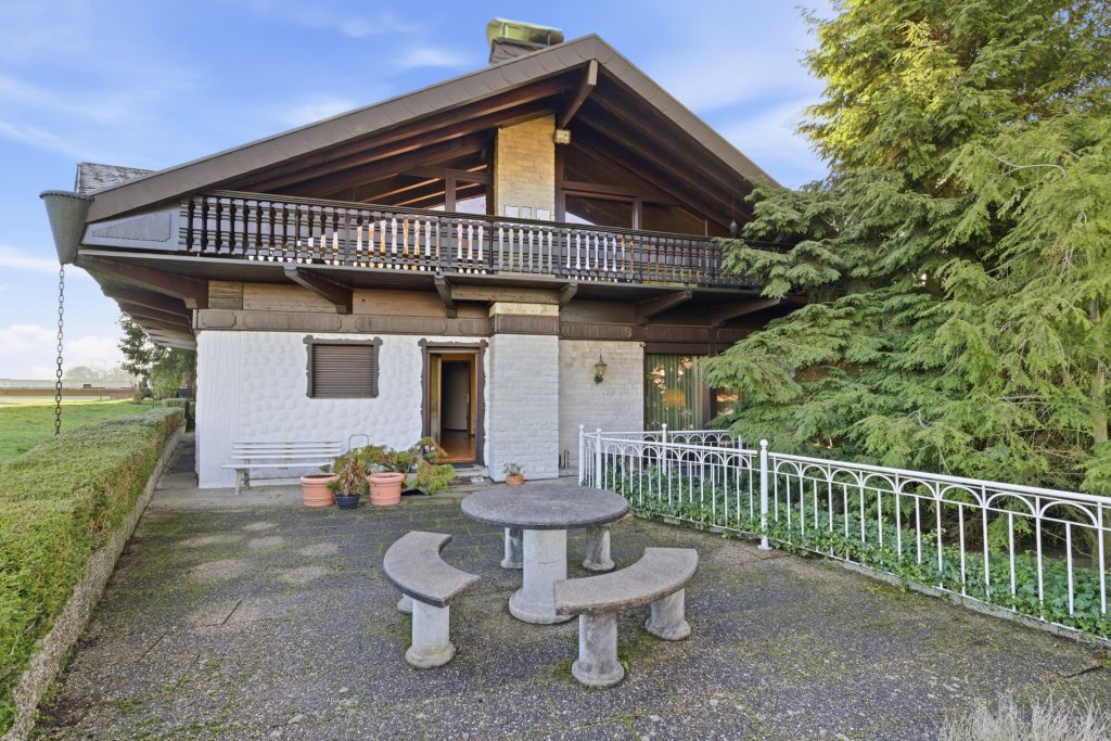HUST Immobilien GmbH & Co. KG - Immobilienangebot - Kuppenheim - Alle - Ein Ort zum Ankommen – Einfamilienhaus mit einzigartiger Architektur und Blick ins Grüne