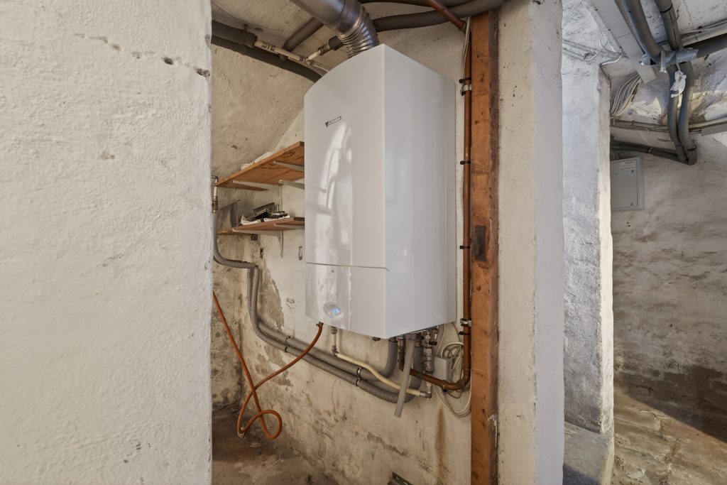 HUST Immobilien GmbH & Co. KG - Immobilienangebot - Karlsruhe / Südstadt - Alle - Kapitalanlage mit Potenzial: MFH mit 7 Einheiten & stabiler Vermietung in der Karlsruher Südstadt