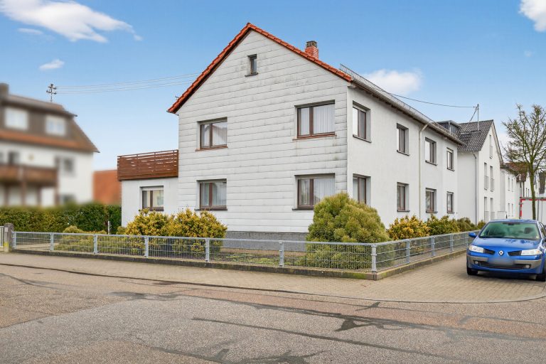 HUST Immobilien GmbH & Co. KG - Immobilienangebot - Karlsruhe / Neureut - Alle - Attraktives und flexibel nutzbares MFH in KA-Neureut –
ideal für Anleger & Eigennutzer!