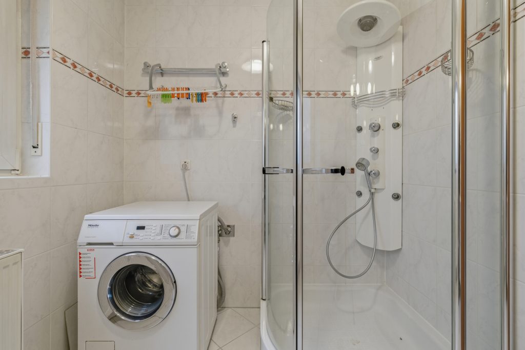 HUST Immobilien GmbH & Co. KG - Immobilienangebot - Weinheim - Alle - Großzügig wohnen mit Balkon und Aufzug – 4,5-Zimmer-Eigentumswohnung in Weinheim