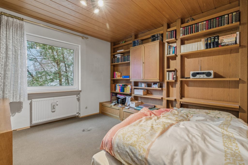 HUST Immobilien GmbH & Co. KG - Immobilienangebot - Weinheim - Alle - Großzügig wohnen mit Balkon und Aufzug – 4,5-Zimmer-Eigentumswohnung in Weinheim