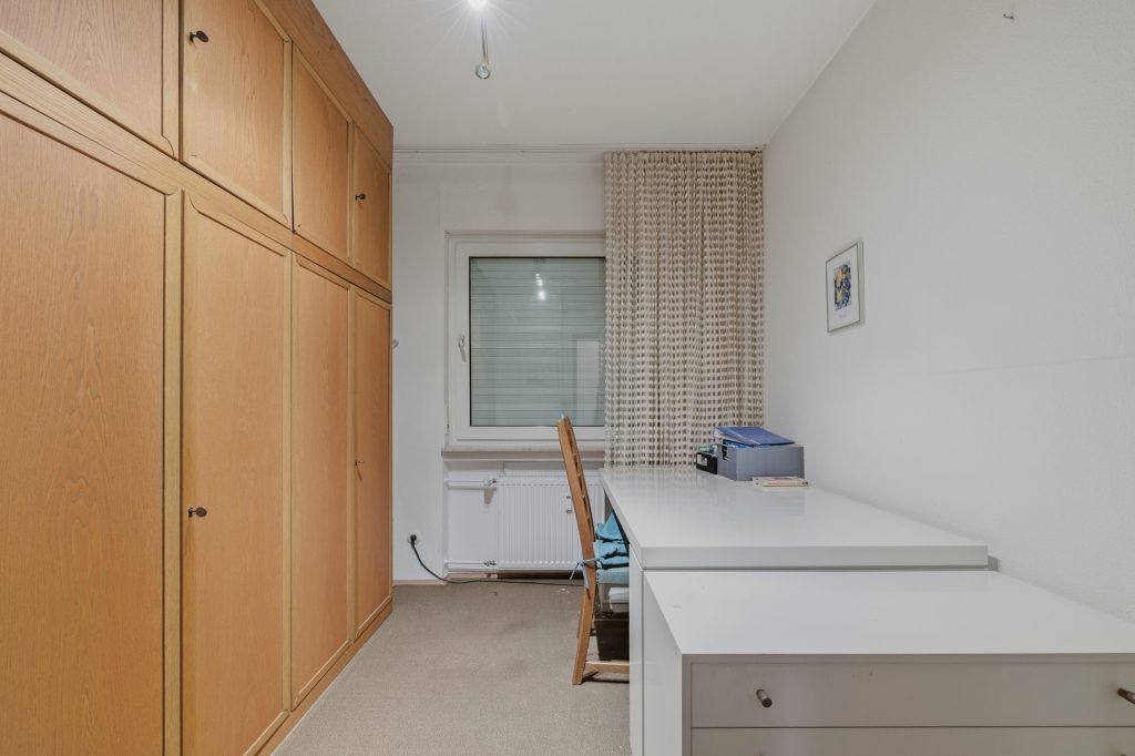 HUST Immobilien GmbH & Co. KG - Immobilienangebot - Weinheim - Alle - Großzügig wohnen mit Balkon und Aufzug – 4,5-Zimmer-Eigentumswohnung in Weinheim