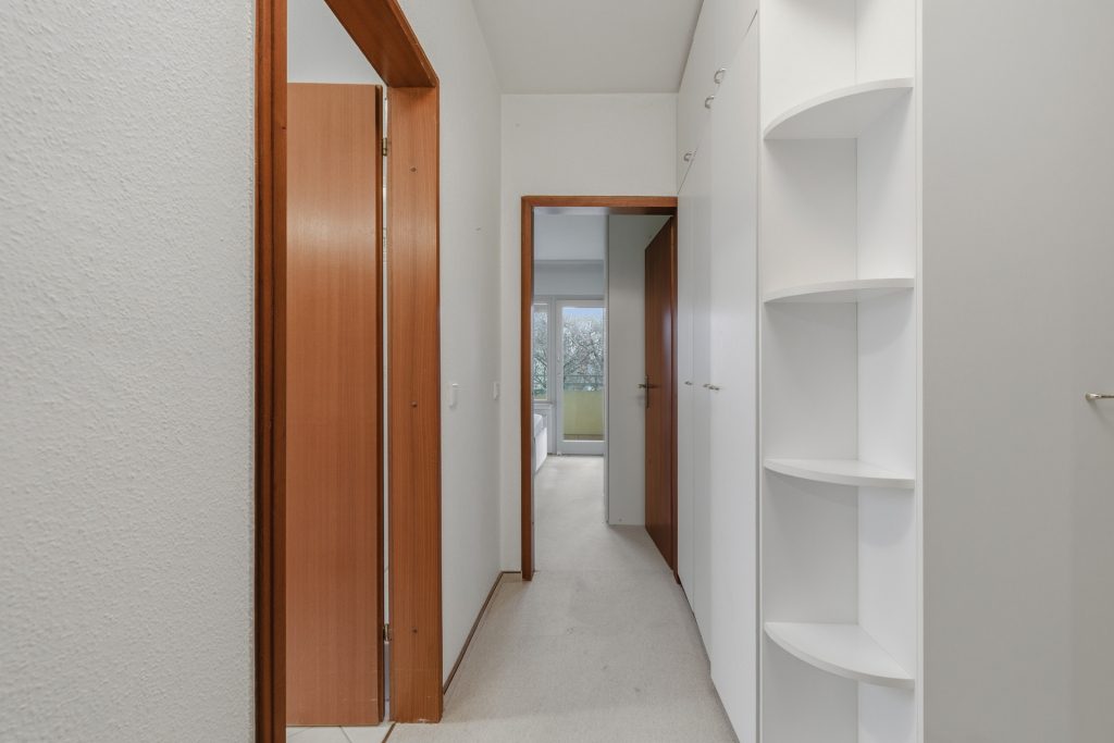HUST Immobilien GmbH & Co. KG - Immobilienangebot - Weinheim - Alle - Großzügig wohnen mit Balkon und Aufzug – 4,5-Zimmer-Eigentumswohnung in Weinheim