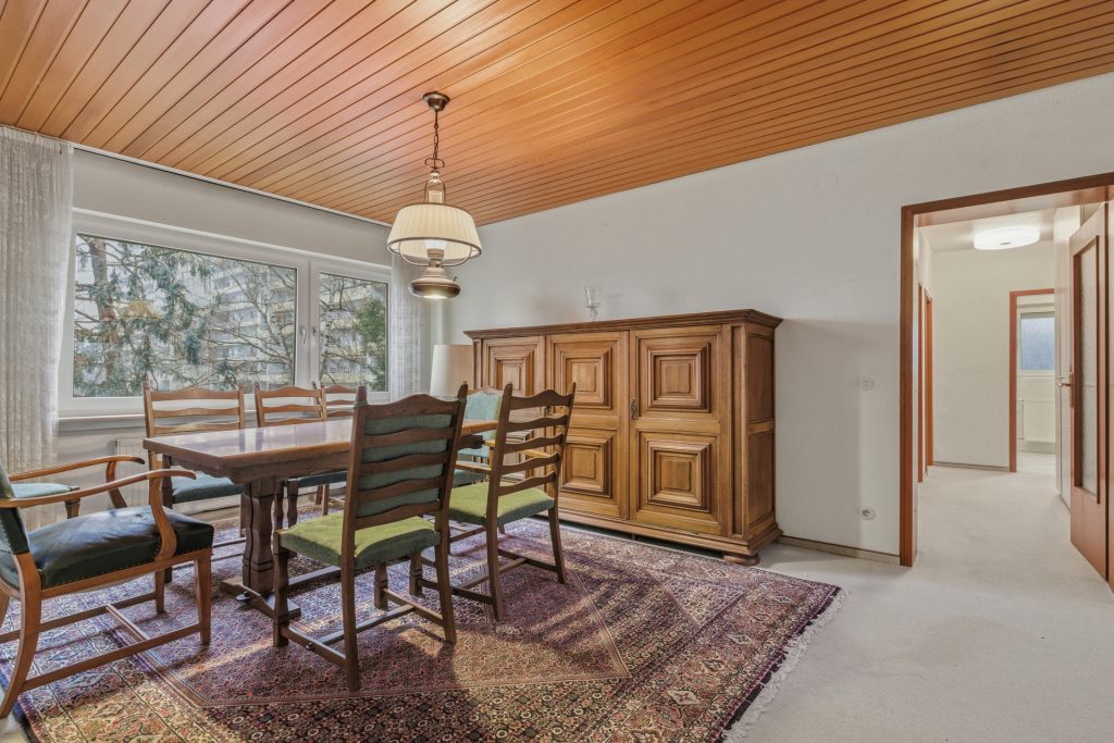 HUST Immobilien GmbH & Co. KG - Immobilienangebot - Weinheim - Wohnungen - Großzügig wohnen mit Balkon und Aufzug – 4,5-Zimmer-Eigentumswohnung in Weinheim