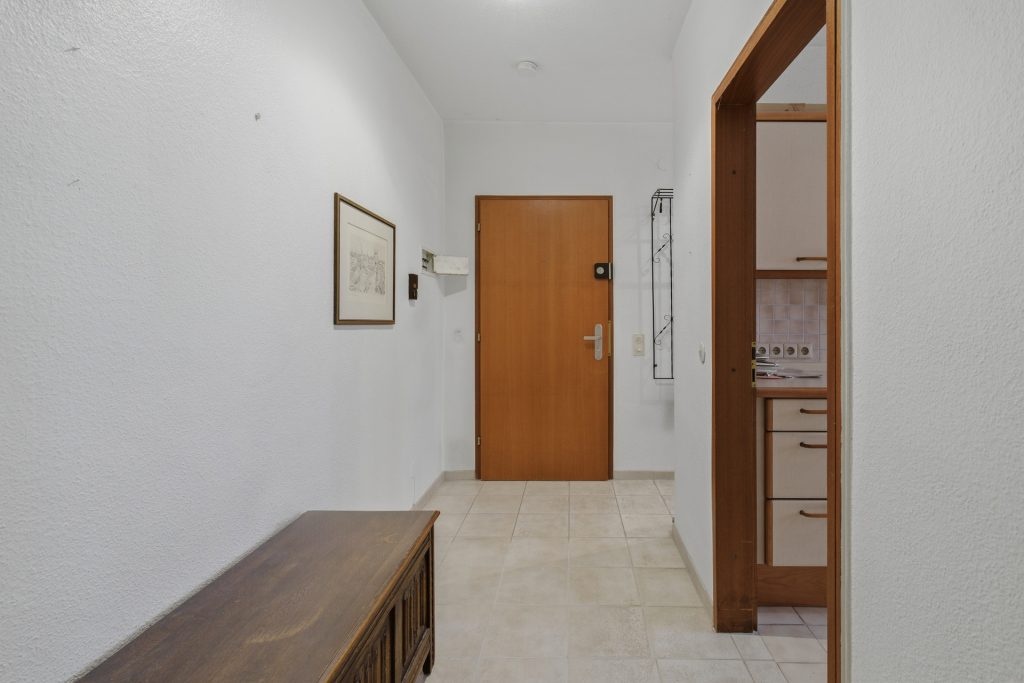 HUST Immobilien GmbH & Co. KG - Immobilienangebot - Weinheim - Alle - Großzügig wohnen mit Balkon und Aufzug – 4,5-Zimmer-Eigentumswohnung in Weinheim