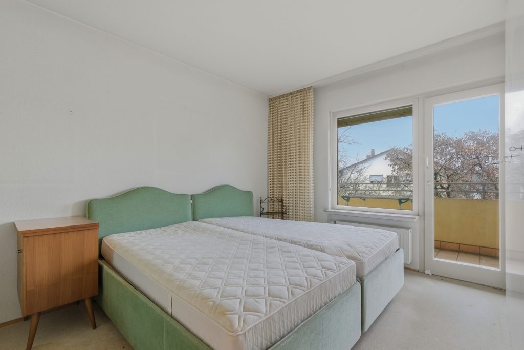 HUST Immobilien GmbH & Co. KG - Immobilienangebot - Weinheim - Alle - Großzügig wohnen mit Balkon und Aufzug – 4,5-Zimmer-Eigentumswohnung in Weinheim