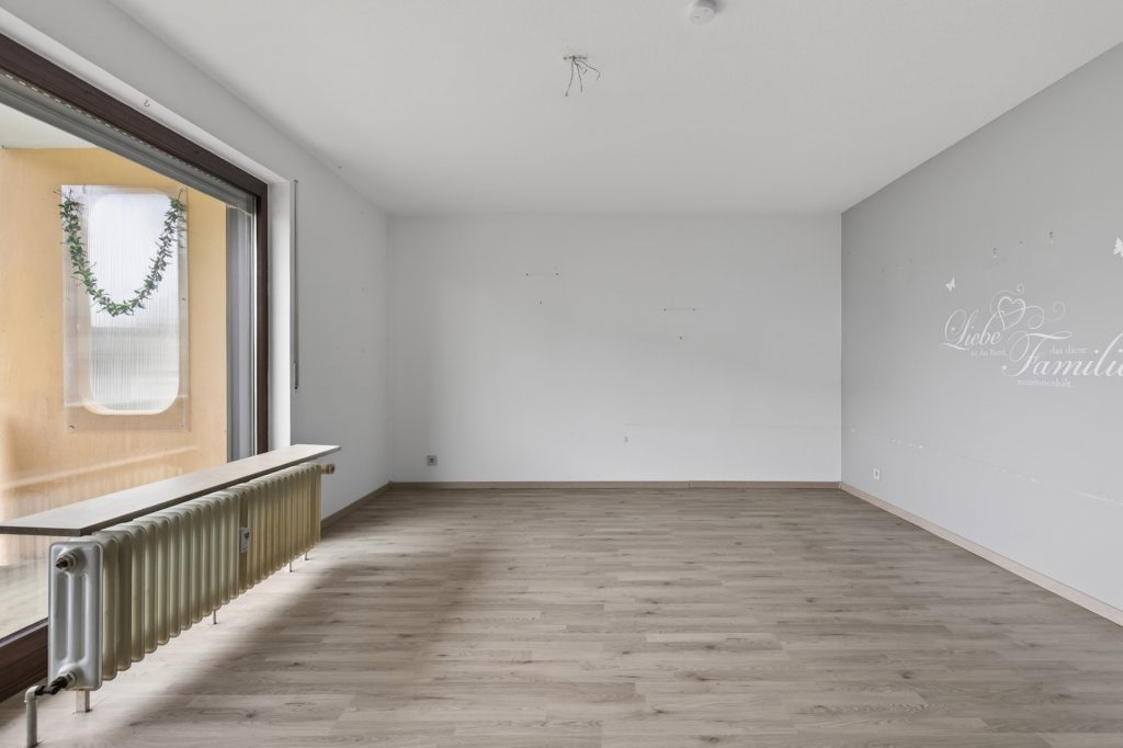 HUST Immobilien GmbH & Co. KG - Immobilienangebot - Stutensee / Blankenloch - Alle - Gestaltungspotenzial in Blankenloch – 3-Zimmer-Wohnung mit Balkon und Tiefgaragenstellplatz