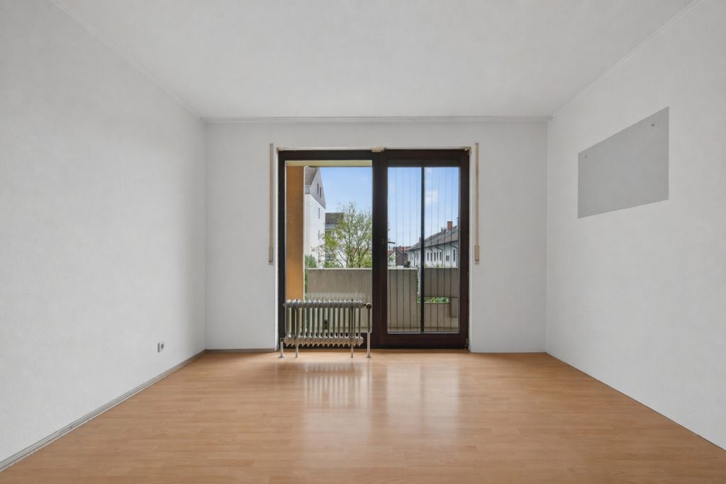 HUST Immobilien GmbH & Co. KG - Immobilienangebot - Stutensee / Blankenloch - Alle - Gestaltungspotenzial in Blankenloch – 3-Zimmer-Wohnung mit Balkon und Tiefgaragenstellplatz