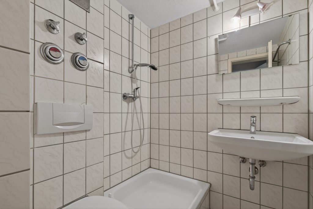 HUST Immobilien GmbH & Co. KG - Immobilienangebot - Karlsruhe / Durlach - Alle - Historischer Charme trifft Rendite – Denkmalgeschützte Dachgeschosswohnung in Karlsruhe-Durlach