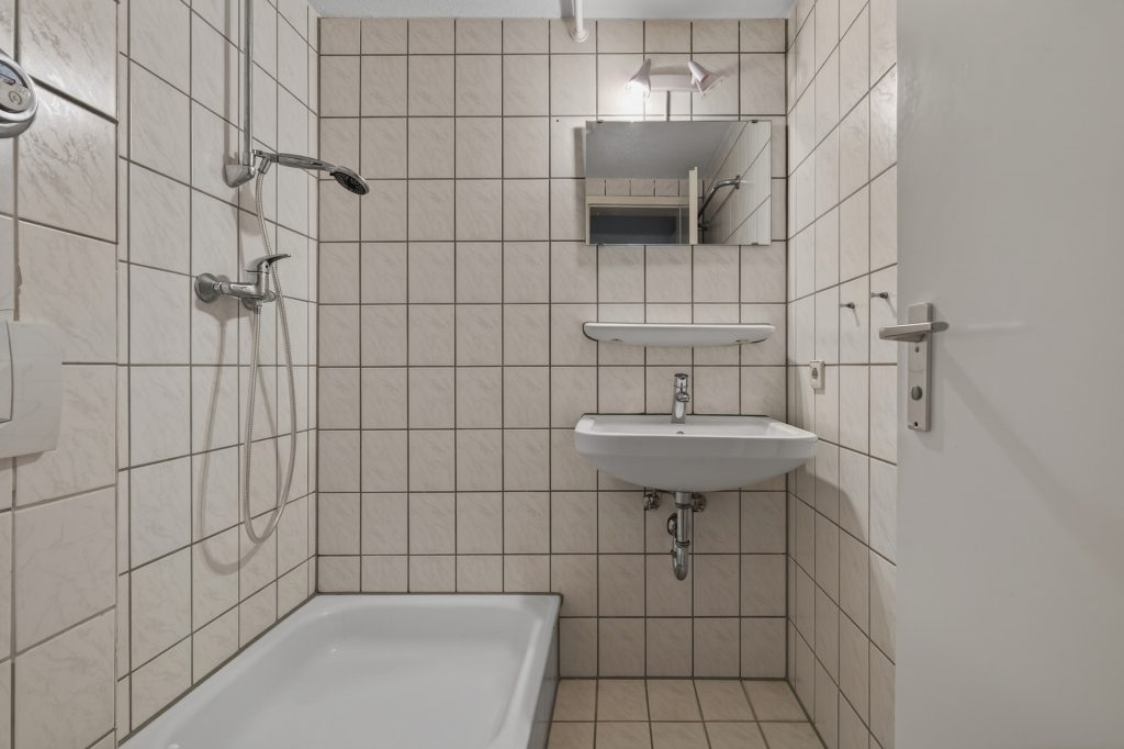 HUST Immobilien GmbH & Co. KG - Immobilienangebot - Karlsruhe / Durlach - Alle - Historischer Charme trifft Rendite – Denkmalgeschützte Dachgeschosswohnung in Karlsruhe-Durlach