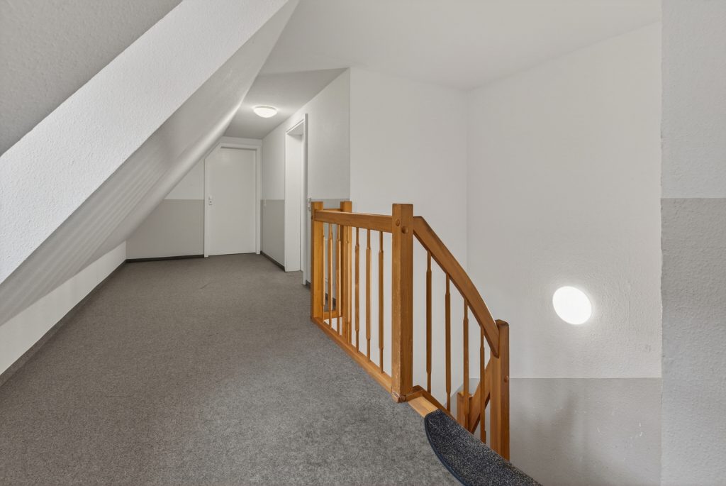 HUST Immobilien GmbH & Co. KG - Immobilienangebot - Karlsruhe / Durlach - Alle - Historischer Charme trifft Rendite – Denkmalgeschützte Dachgeschosswohnung in Karlsruhe-Durlach