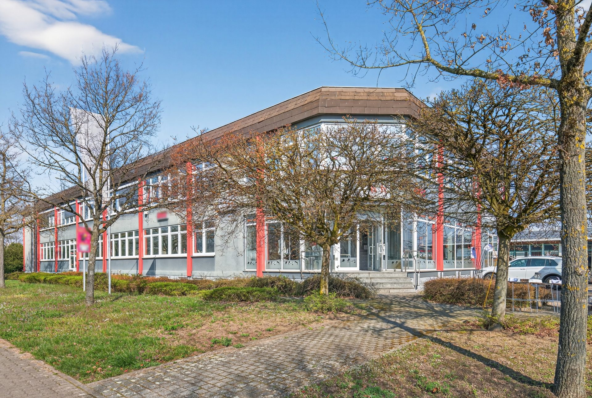 HUST Immobilien GmbH & Co. KG - Immobilienangebot - Karlsruhe / Knielingen - Alle - Perfekt für Zielkundschaft: Großzügige Handelsfläche inklusive 7 Kundenparkplätze