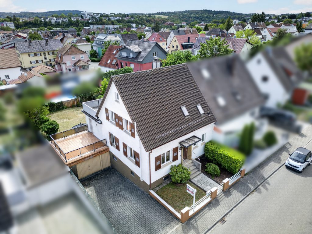 HUST Immobilien GmbH & Co. KG - Immobilienangebot - Bretten - Häuser - Technik erledigt, Zukunft offen: Einfamilienhaus mit Garten und riesiger Terrasse - sofort frei