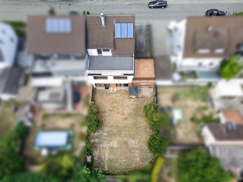HUST Immobilien GmbH & Co. KG - Immobilienangebot - Bretten - Häuser - Technik erledigt, Zukunft offen: Einfamilienhaus mit Garten und riesiger Terrasse - sofort frei