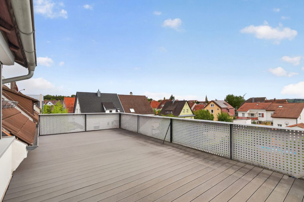 HUST Immobilien GmbH & Co. KG - Immobilienangebot - Bretten - Häuser - Technik erledigt, Zukunft offen: Einfamilienhaus mit Garten und riesiger Terrasse - sofort frei