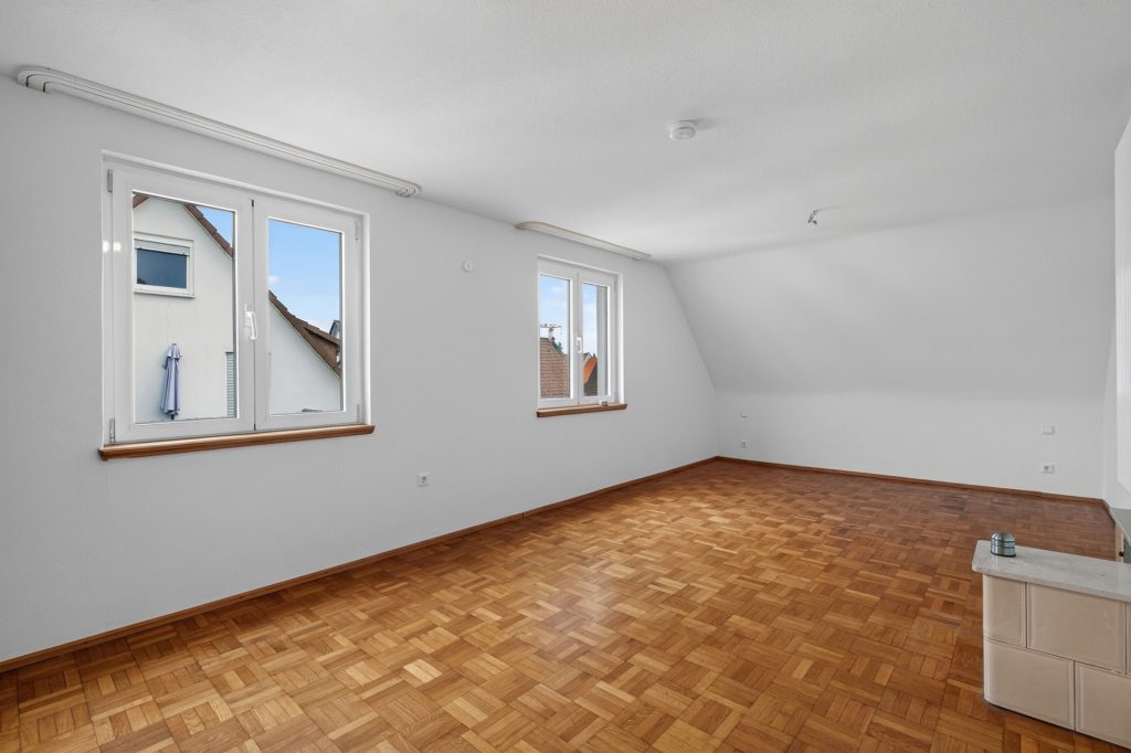 HUST Immobilien GmbH & Co. KG - Immobilienangebot - Bretten - Häuser - Technik erledigt, Zukunft offen: Einfamilienhaus mit Garten und riesiger Terrasse - sofort frei