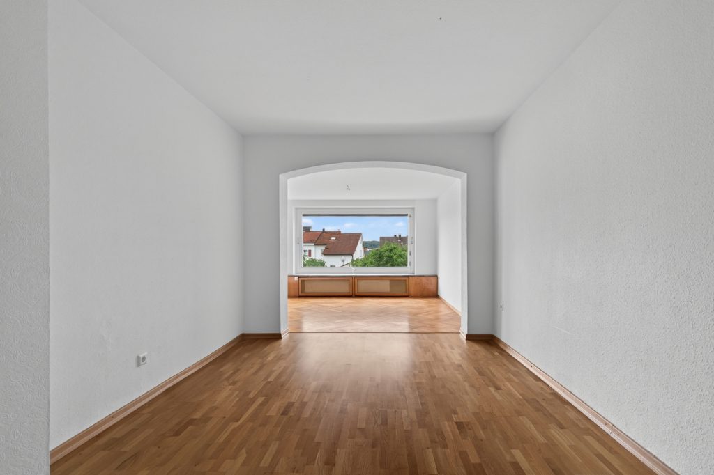 HUST Immobilien GmbH & Co. KG - Immobilienangebot - Bretten - Häuser - Technik erledigt, Zukunft offen: Einfamilienhaus mit Garten und riesiger Terrasse - sofort frei