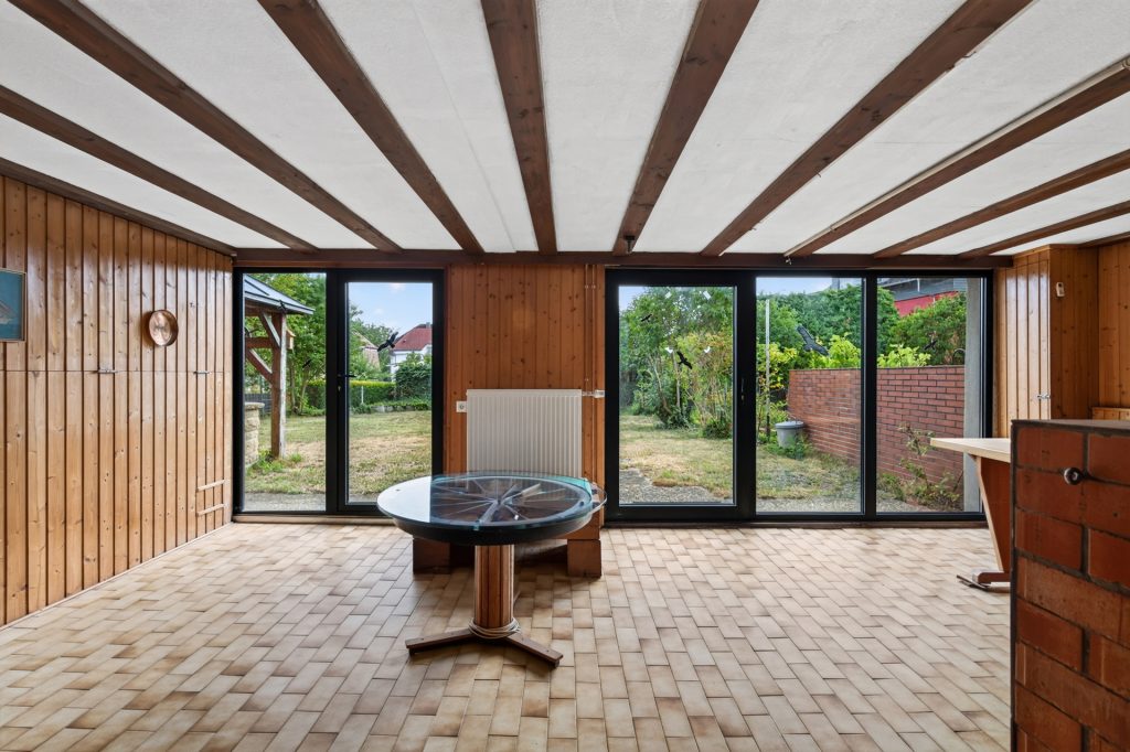 HUST Immobilien GmbH & Co. KG - Immobilienangebot - Bretten - Häuser - Technik erledigt, Zukunft offen: Einfamilienhaus mit Garten und riesiger Terrasse - sofort frei