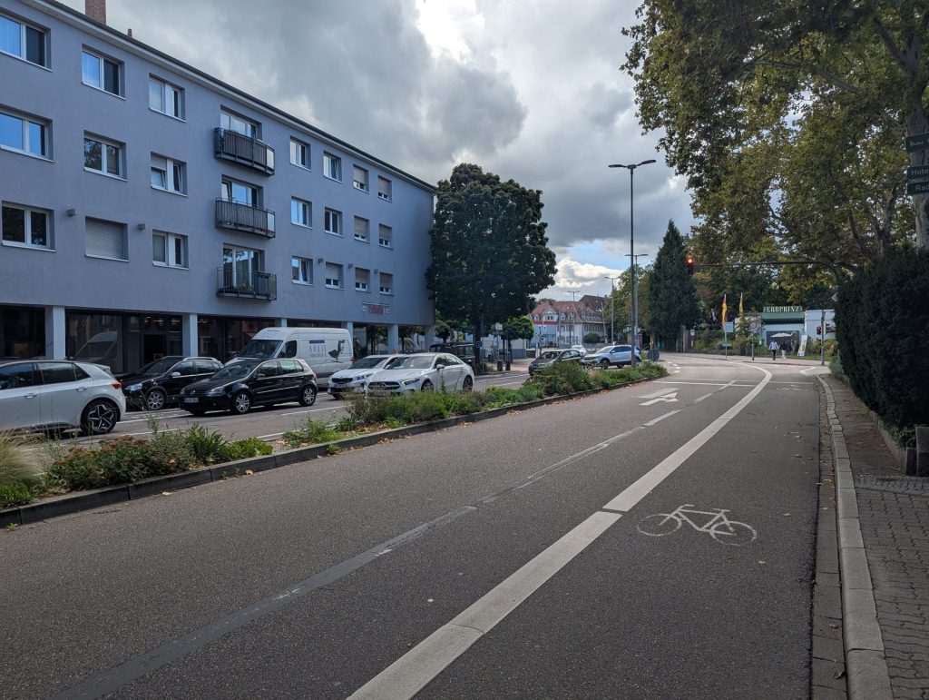 HUST Immobilien GmbH & Co. KG - Immobilienangebot - Ettlingen - Alle - Top-Spot: 95 m² mit Schaufensterfront & und Ausbaupotenzial