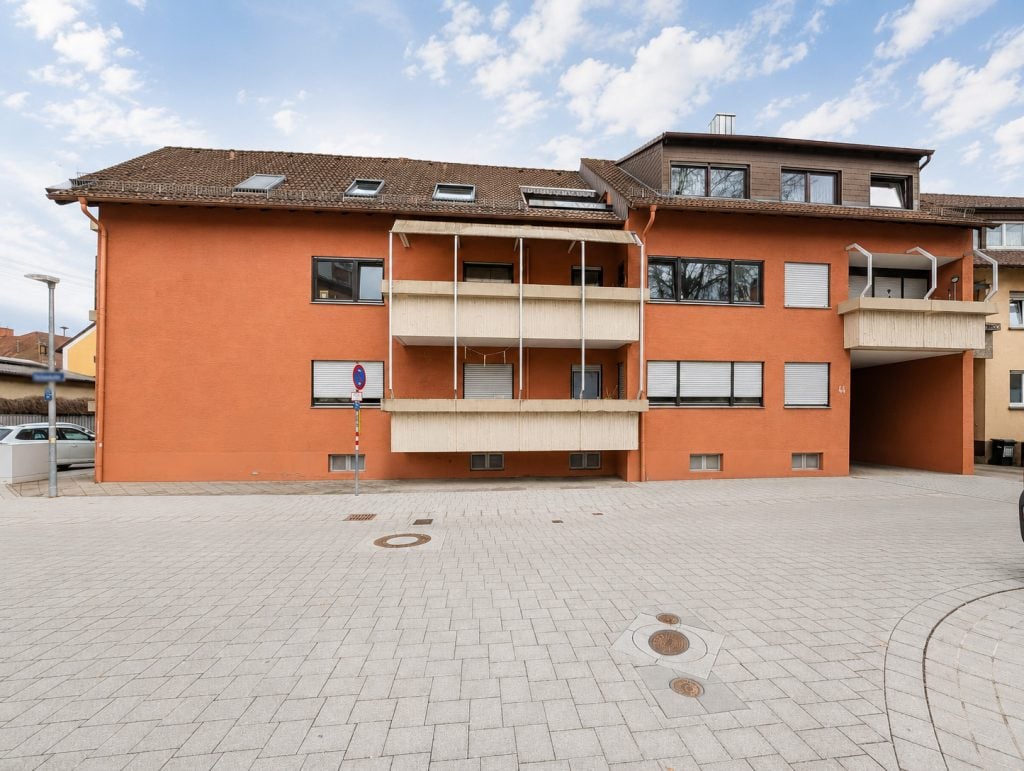 HUST Immobilien GmbH & Co. KG - Immobilienangebot - Karlsruhe - Alle - Vermietete Kapitalanlage in Durlach – 2 Zimmer Wohnung mit Balkon und Tiefgaragenstellplatz
