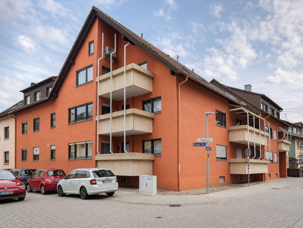 HUST Immobilien GmbH & Co. KG - Immobilienangebot - Karlsruhe - Alle - Vermietete Kapitalanlage in Durlach – 2 Zimmer Wohnung mit Balkon und Tiefgaragenstellplatz
