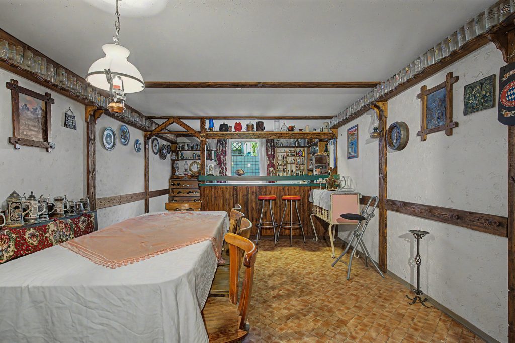 HUST Immobilien GmbH & Co. KG - Immobilienangebot - Eggenstein-Leopoldshafen - Alle - Einfamilienhaus mit Garten, Garage & viel Potenzial in Eggenstein-Leopoldshafen