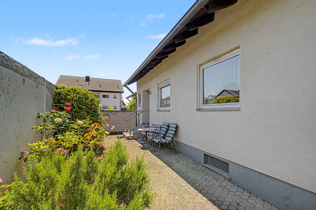 HUST Immobilien GmbH & Co. KG - Immobilienangebot - Eggenstein-Leopoldshafen - Alle - Einfamilienhaus mit Garten, Garage & viel Potenzial in Eggenstein-Leopoldshafen